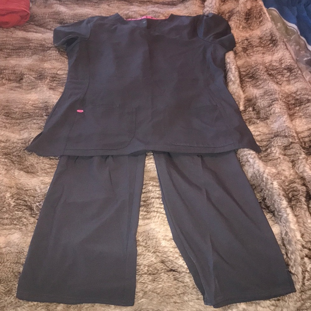HEARTSOUL SCRUBS SET